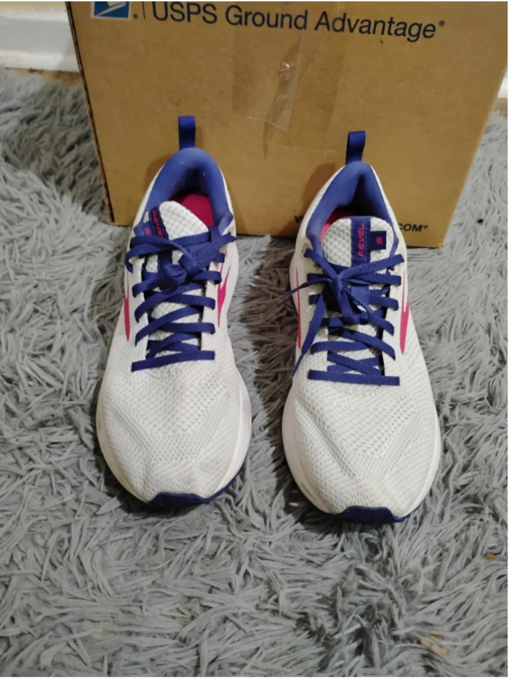 Brooks Revel 5 Womens Size 9.5 White Pink Athletic Sneakers 1203611B193